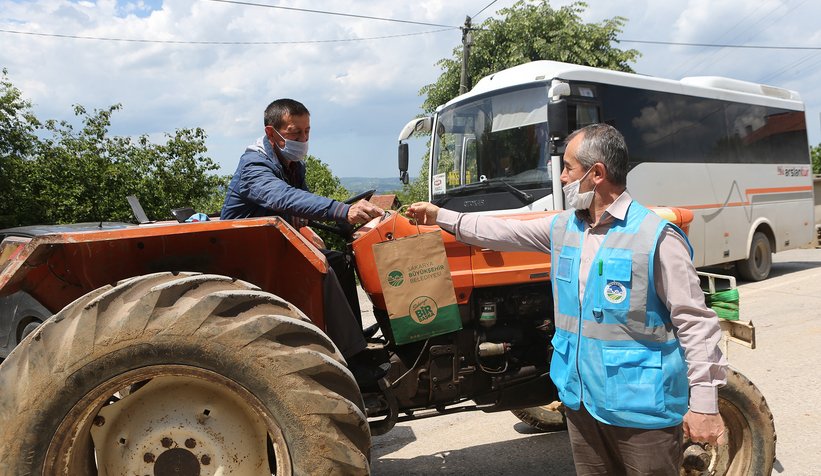 Büyükşehir 8 milyon maske dağıttı