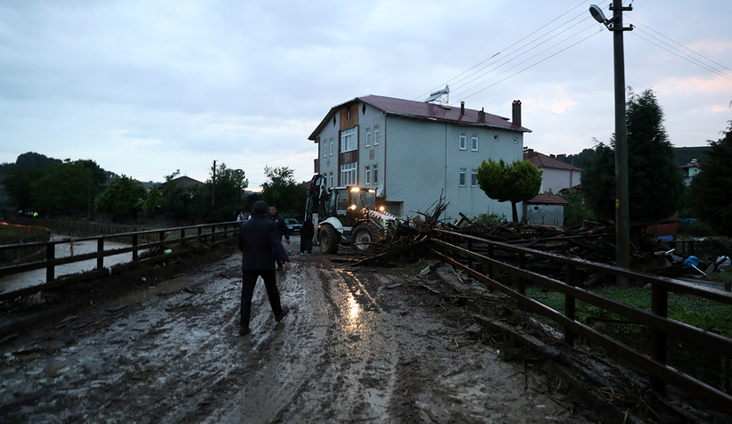 buyuksehir-afet-bolgesinde-yaralari-sariyorrerwcha5ru