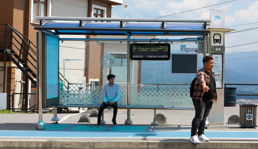 Büyükşehir akıllı durakları devreye aldı