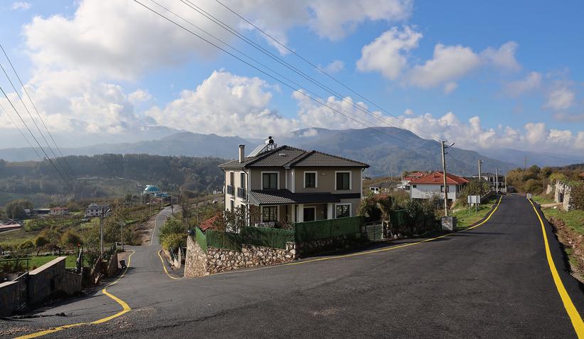 buyuksehir-akyazi-da-14-mahalle-yolunu-asfaltladi-baskan-alemdar-a-hizmet-tesekkuruzitxqkhmns