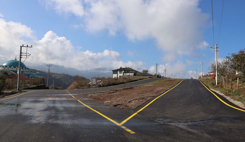 buyuksehir-akyazi-da-14-mahalle-yolunu-asfaltladi-baskan-alemdar-a-hizmet-tesekkuruzitxqkhmns