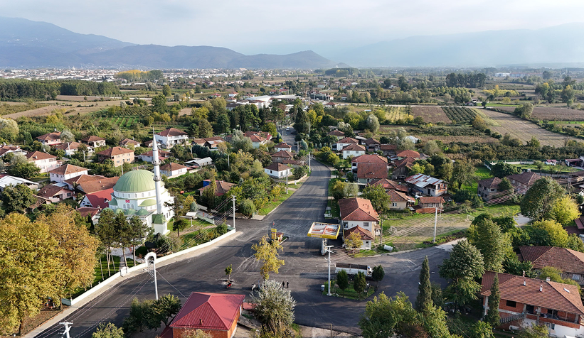 buyuksehir-akyazi-da-14-mahalle-yolunu-asfaltladi-baskan-alemdar-a-hizmet-tesekkuruzitxqkhmns