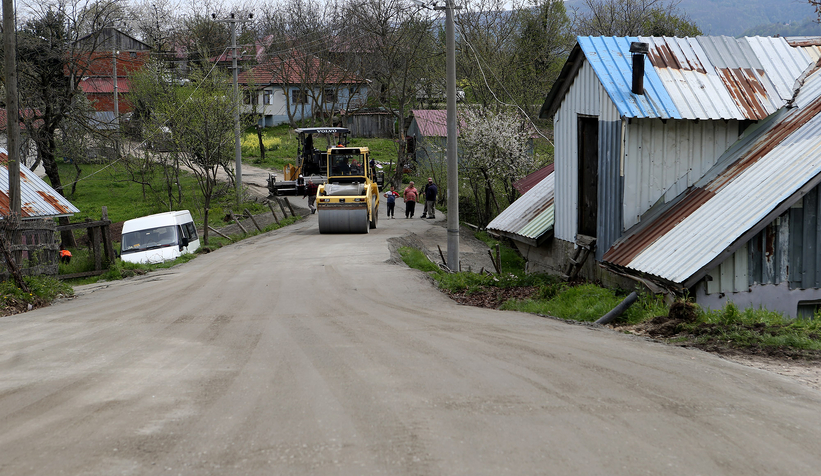 buyuksehir-akyazi-da-beton-yollari-tamamladinei5ttjhu0