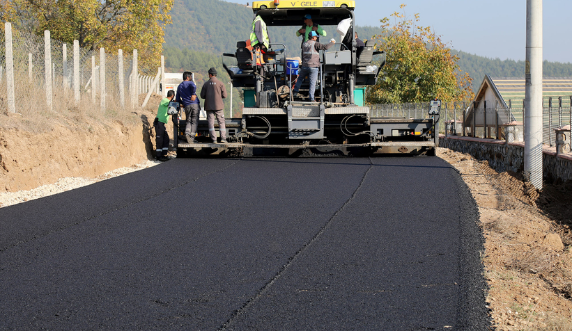 Büyükşehir asfalt mesaisinde