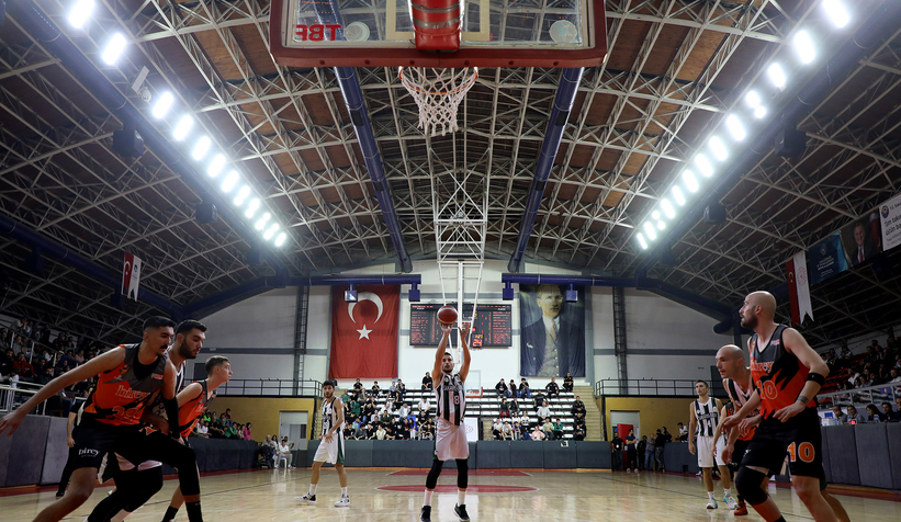 buyuksehir-basket-istanbuldan-zaferle-dondua2fys01qak