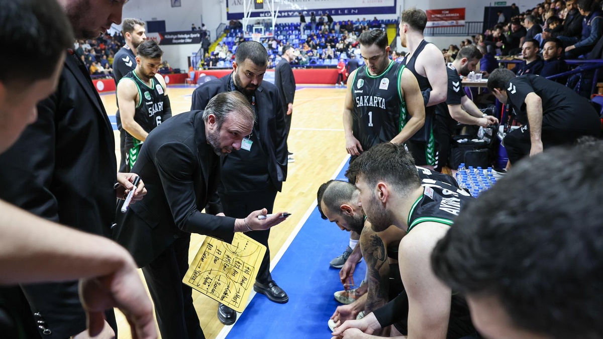 Büyükşehir Basketbol şampiyonluk kupası için parkeye çıkıyor