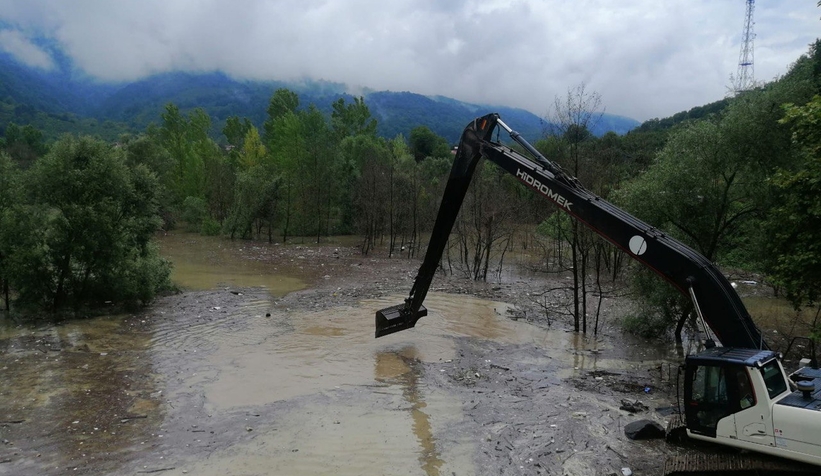 Büyükşehir bayramda da durmadı