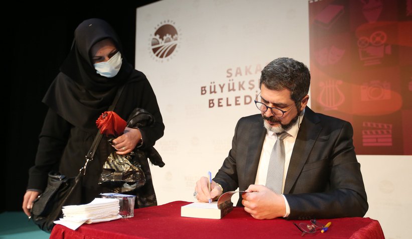 Büyükşehir Belediyesi düzenlediği konferansla Hz. Mevlana’yı andı