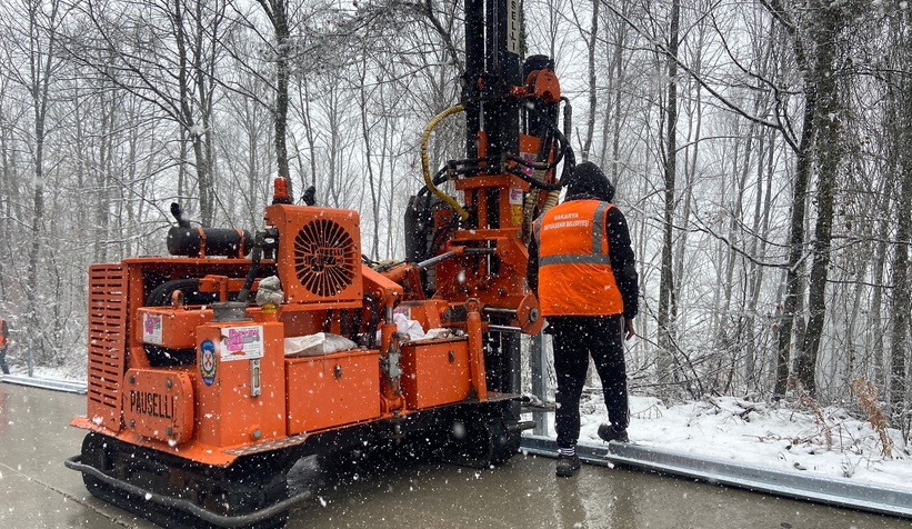 Çakıroğlu ve Yörükyeri grup yollarında bariyerli önlem