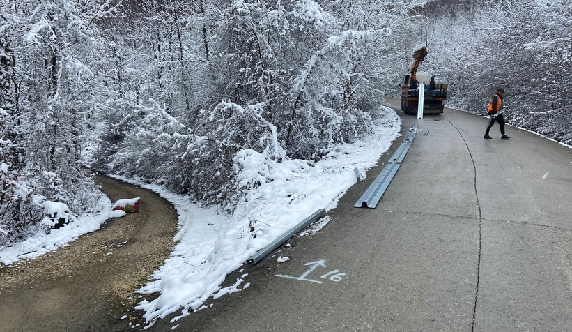Çakıroğlu ve Yörükyeri grup yollarında bariyerli önlem
