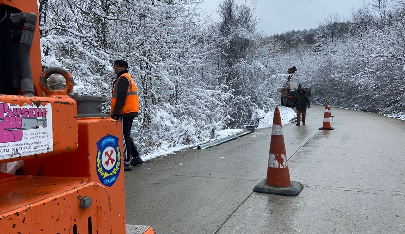 Çakıroğlu ve Yörükyeri grup yollarında bariyerli önlem