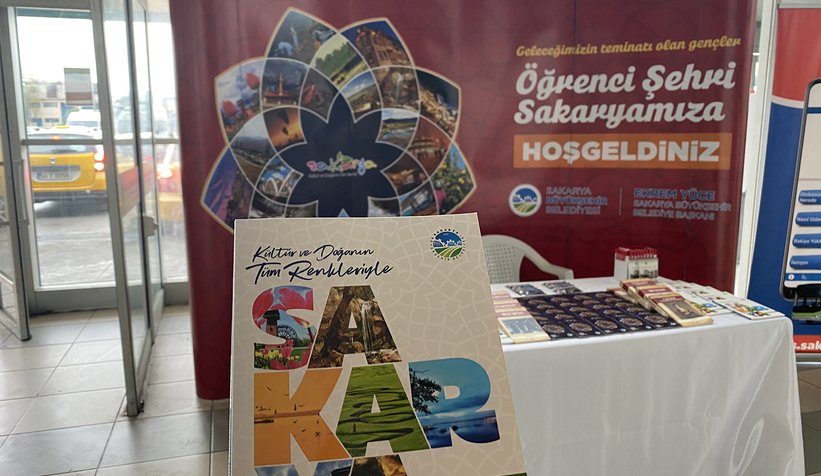 Büyükşehir Belediyesi SAÜ ve SUBÜ’de eğitime başlayacak öğrencileri karşıladı