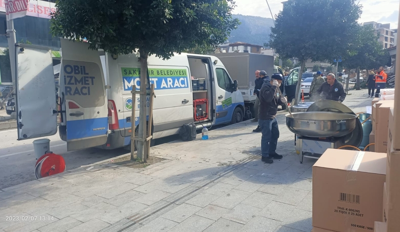 buyuksehir-belediyesi-tum-ekipleriyle-afet-bolgesindewutnd3hyed