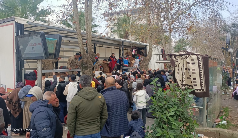 buyuksehir-belediyesi-tum-ekipleriyle-afet-bolgesindewutnd3hyed