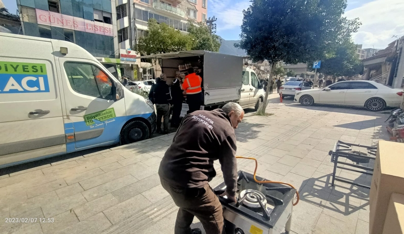buyuksehir-belediyesi-tum-ekipleriyle-afet-bolgesindewutnd3hyed