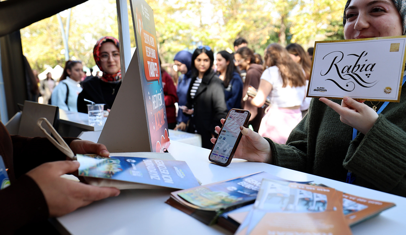 buyuksehir-belediyesinden-universiteli-genclere-hediyelerywtbefu1qs