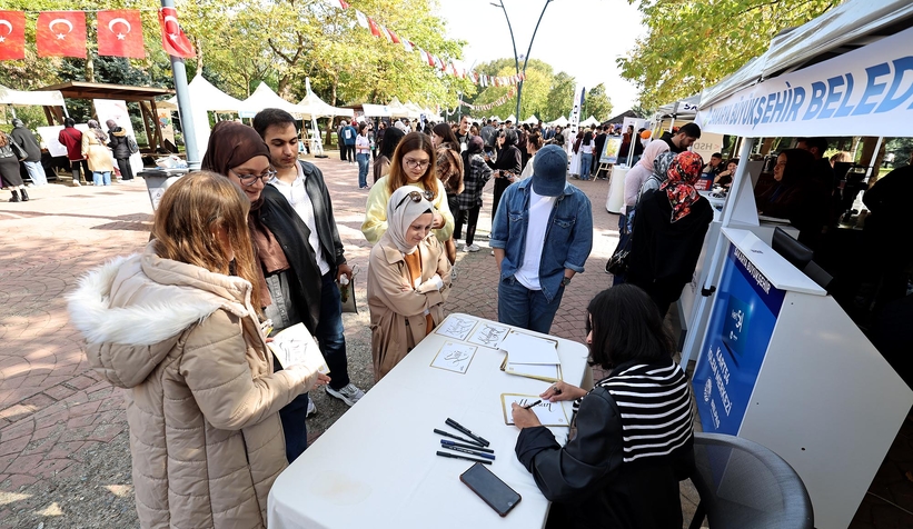 buyuksehir-belediyesinden-universiteli-genclere-hediyelerywtbefu1qs