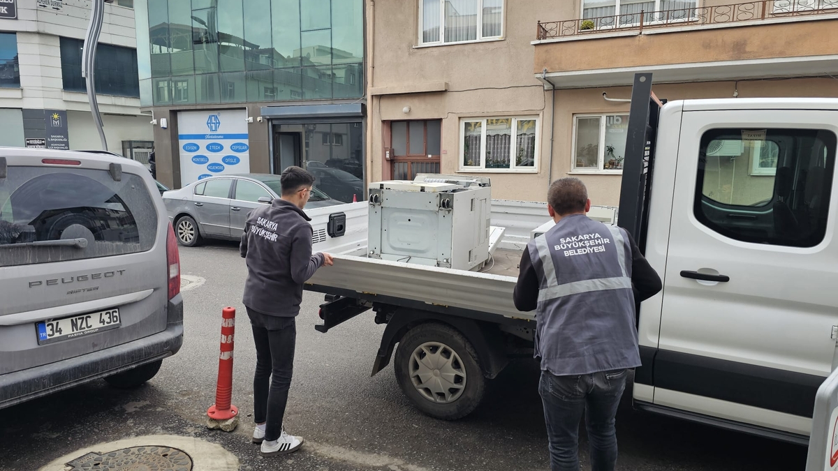 Büyükşehir, binlerce kilo atığı geri dönüştürdü