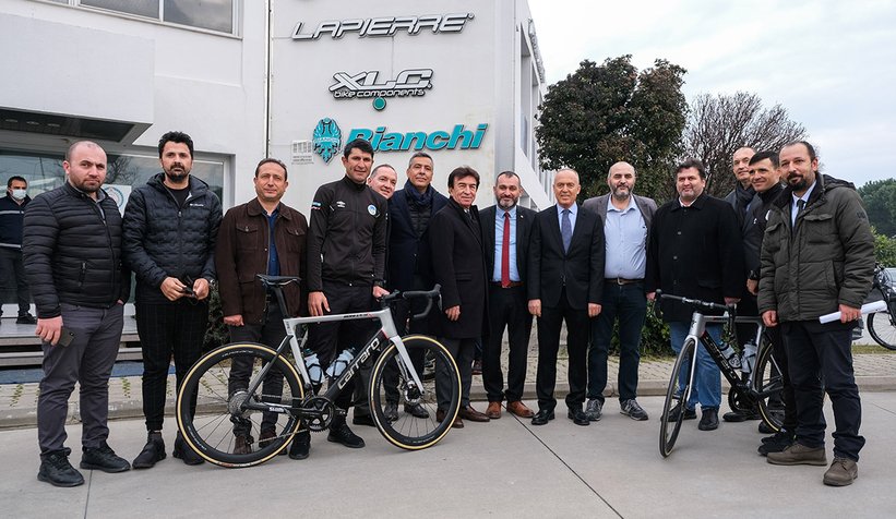 Büyükşehir Bisiklet Takımı sponsorluklarla gücüne güç kattı