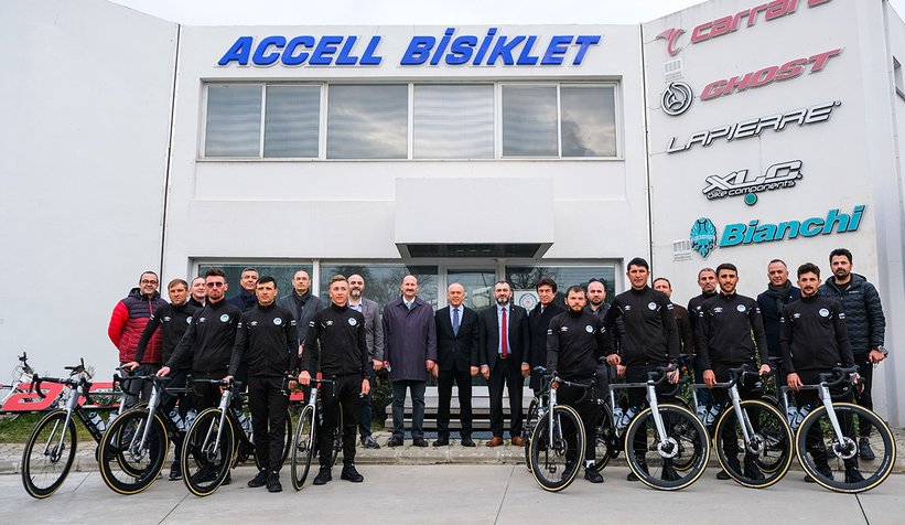 Büyükşehir Bisiklet Takımı sponsorluklarla gücüne güç kattı
