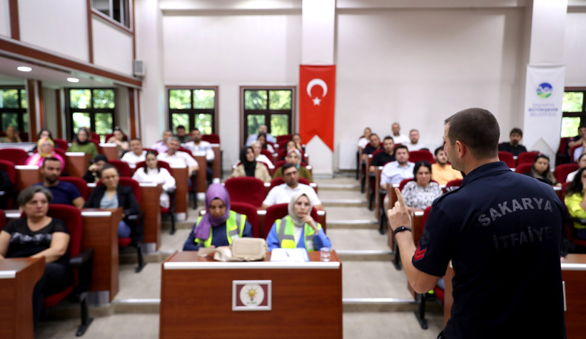 buyuksehir-calisanlarina-yangina-mudahale-egitimiakj3rkrybm