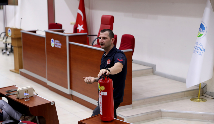 buyuksehir-calisanlarina-yangina-mudahale-egitimiakj3rkrybm