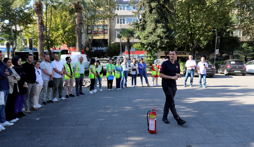 buyuksehir-calisanlarina-yangina-mudahale-egitimiakj3rkrybm