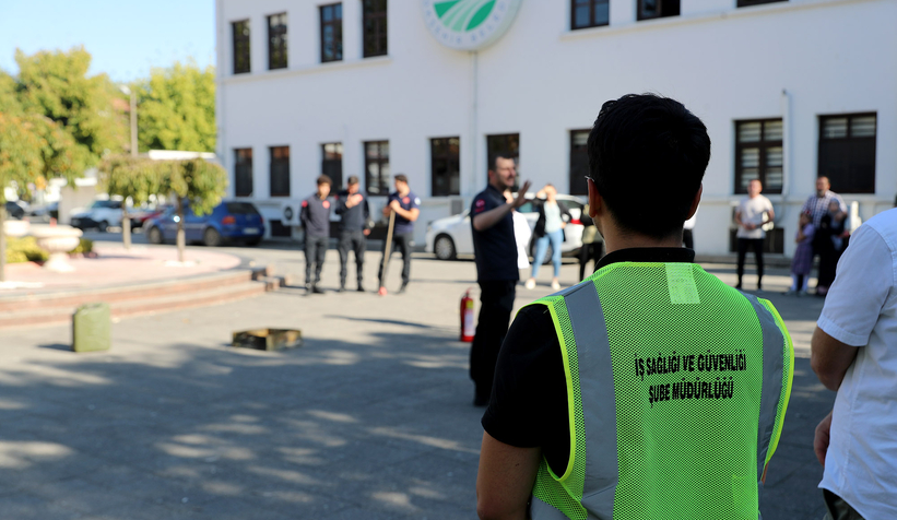 buyuksehir-calisanlarina-yangina-mudahale-egitimiakj3rkrybm
