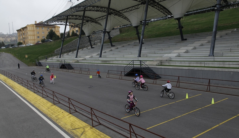 Büyükşehir'den Öğrencilere bisiklet eğitimi verildi