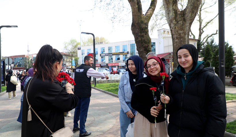 Büyükşehir ekiplerinden vatandaşlara bayram tebriği