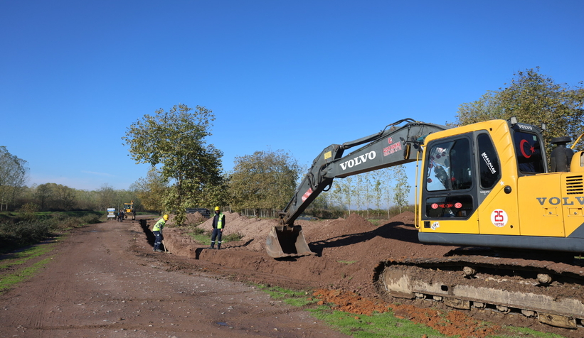 Büyükşehir Hendek’te altyapı çalışmalarını sürdürüyor