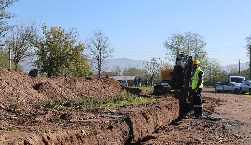 Büyükşehir Hendek’te altyapı çalışmalarını sürdürüyor