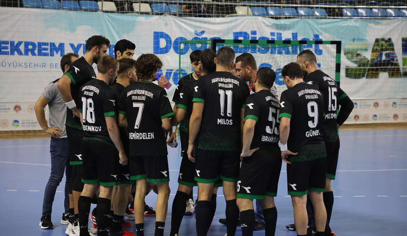 Büyükşehir Hentbol galibiyetle başladı