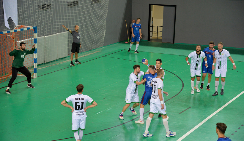 Büyükşehir Hentbol Trabzon’u farkla geçti