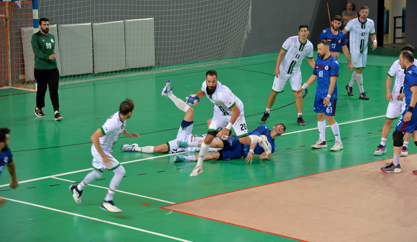 Büyükşehir Hentbol Trabzon’u farkla geçti