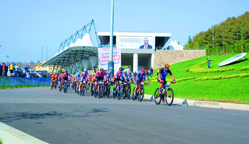 Büyükşehir her yerde bisikleti anlatıyor