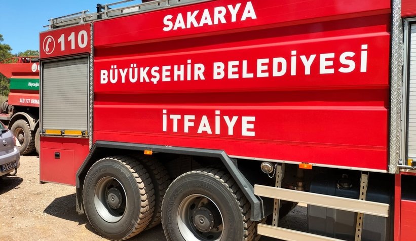 Büyükşehir İtfaiyesi Marmaris ve Manavgat’ta alevlere müdahale ediyor