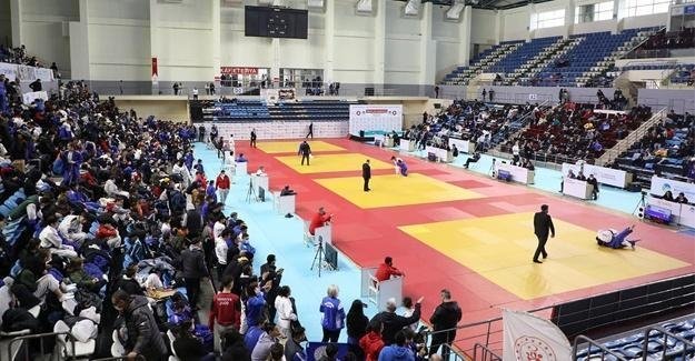 Büyükşehir, Karate Şampiyonası’na ev sahipliği yapacak
