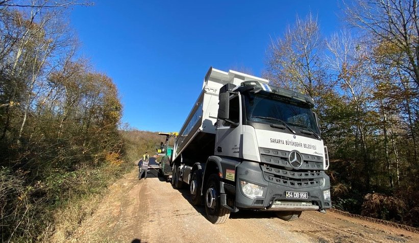 Büyükşehir Kaynarca’da asfalt çalışmalarına hız verdi