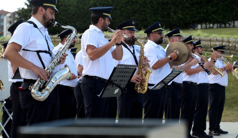 buyuksehir-kent-orkestrasi-ndan-yenikent-te-konsermgxlv3nevx