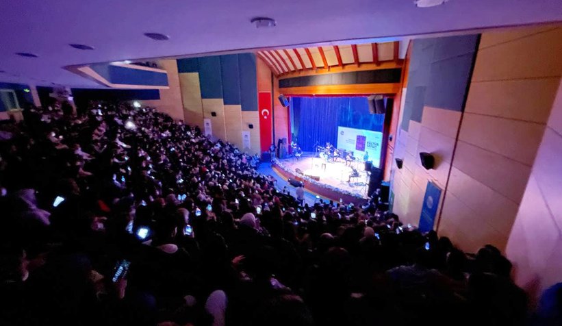 Büyükşehir konserinde Resul Dindar’la Karadeniz rüzgarı