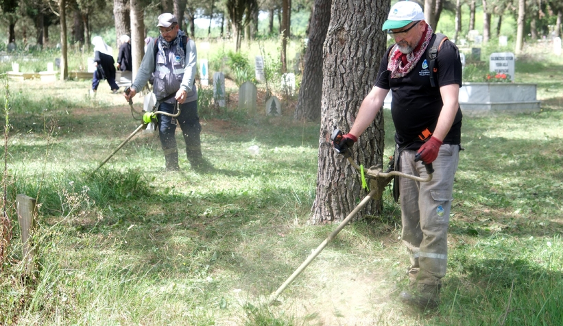 Büyükşehir mezarlıkları bayram ziyaretlerine hazırlıyor