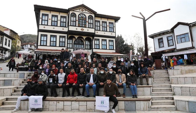 Büyükşehir öğrencilere şehri tanıtıyor