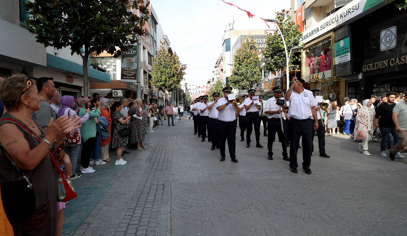 buyuksehir-orkestrasi-cark-ta-muzik-ziyafeti-sunduzet3d3lbzk