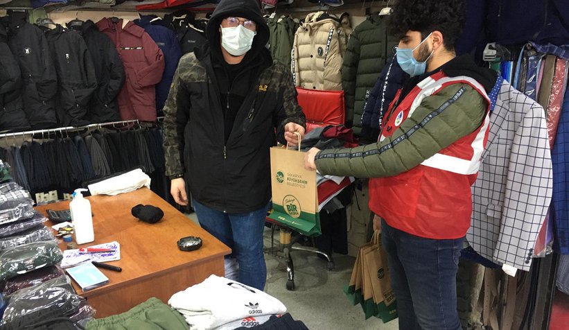 Büyükşehir salgınla mücadelede vatandaşların yanında