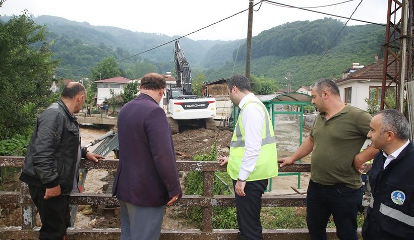 Büyükşehir sel bölgesinde yaraları sarıyor