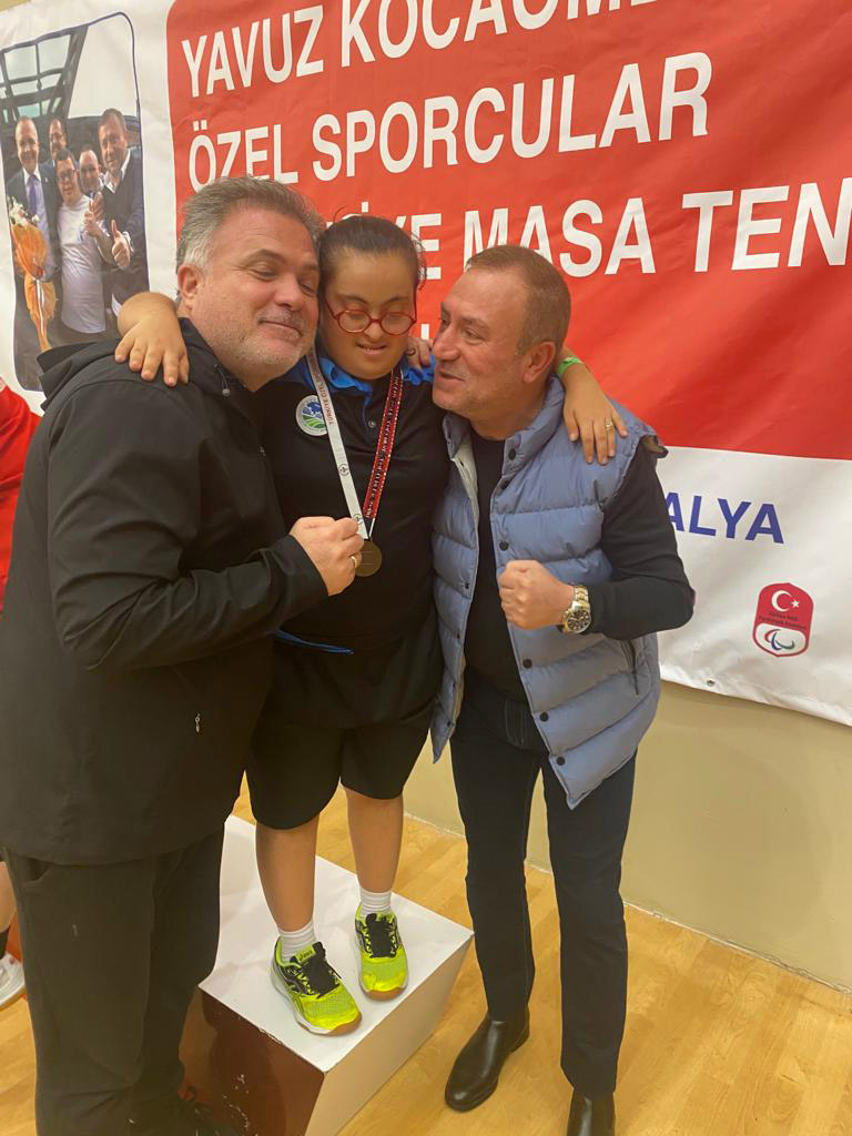 Büyükşehir sporcularından özel derece