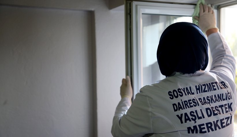 Büyükşehir yaşlıların hayatının her alanında yanında