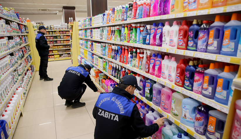Büyükşehir zabıtası market denetiminde