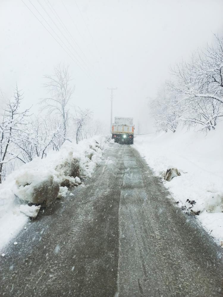  Büyükşehir zirvelerde karla mücadele mesaisinde